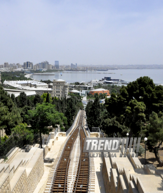 Bakı funikulyorunda gəzinti. Azərbaycan, 22 may 2015